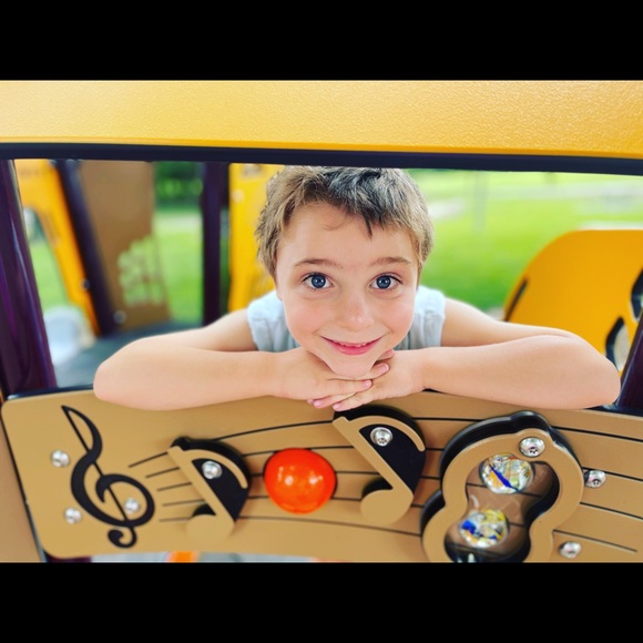 Meet your Posher, Nicole - Picture 6 of 9